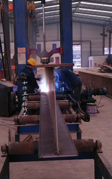 甘肃民乐钢结构厂H型钢组立机